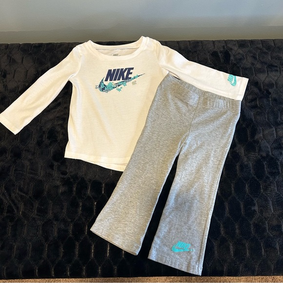 Bundle of 2 Nike Coordinating Outfits Girl’s Size 18 Mo Long Sleeve Shirt/Pants - Picture 3 of 16